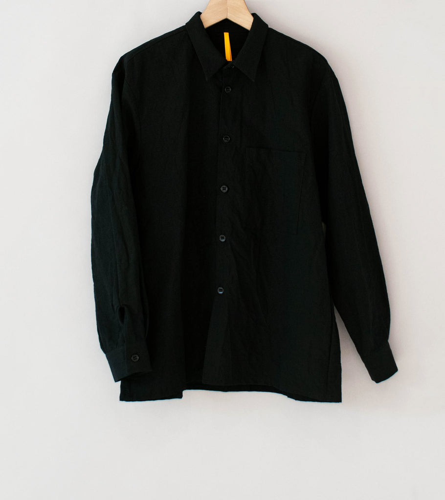 MAN-TLE 'R20 S1 New Shirt 1' (Black Linen) – C'H'C'M'