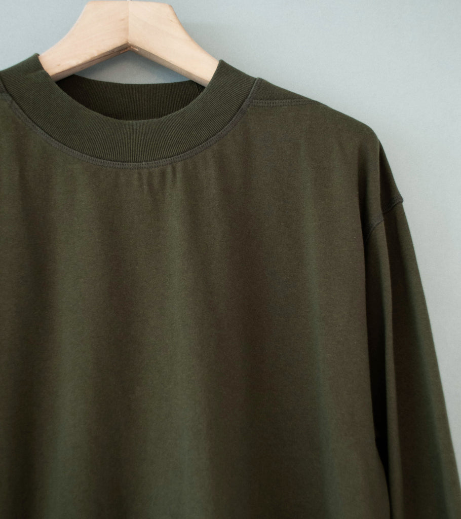 Margaret Howell 'MHL Flatlock Crew Guernsey LS Tee' (Olive Matte