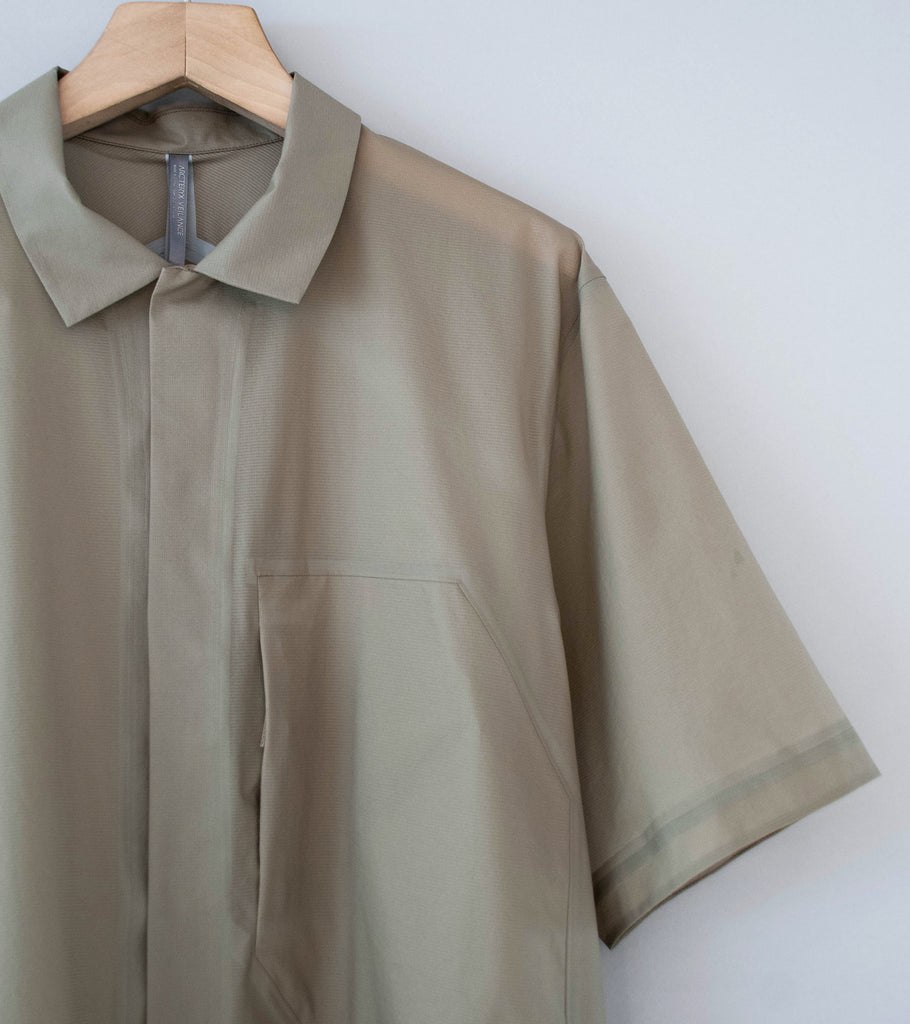 Veilance 'Demlo SS Shirt' (Lt Gnosis) – C'H'C'M'