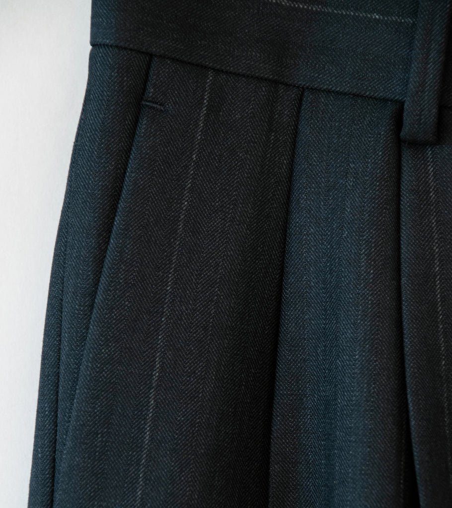 Auralee 'Bluefaced Wool Two Tuck Slacks' (Charcoal Navy Stripe