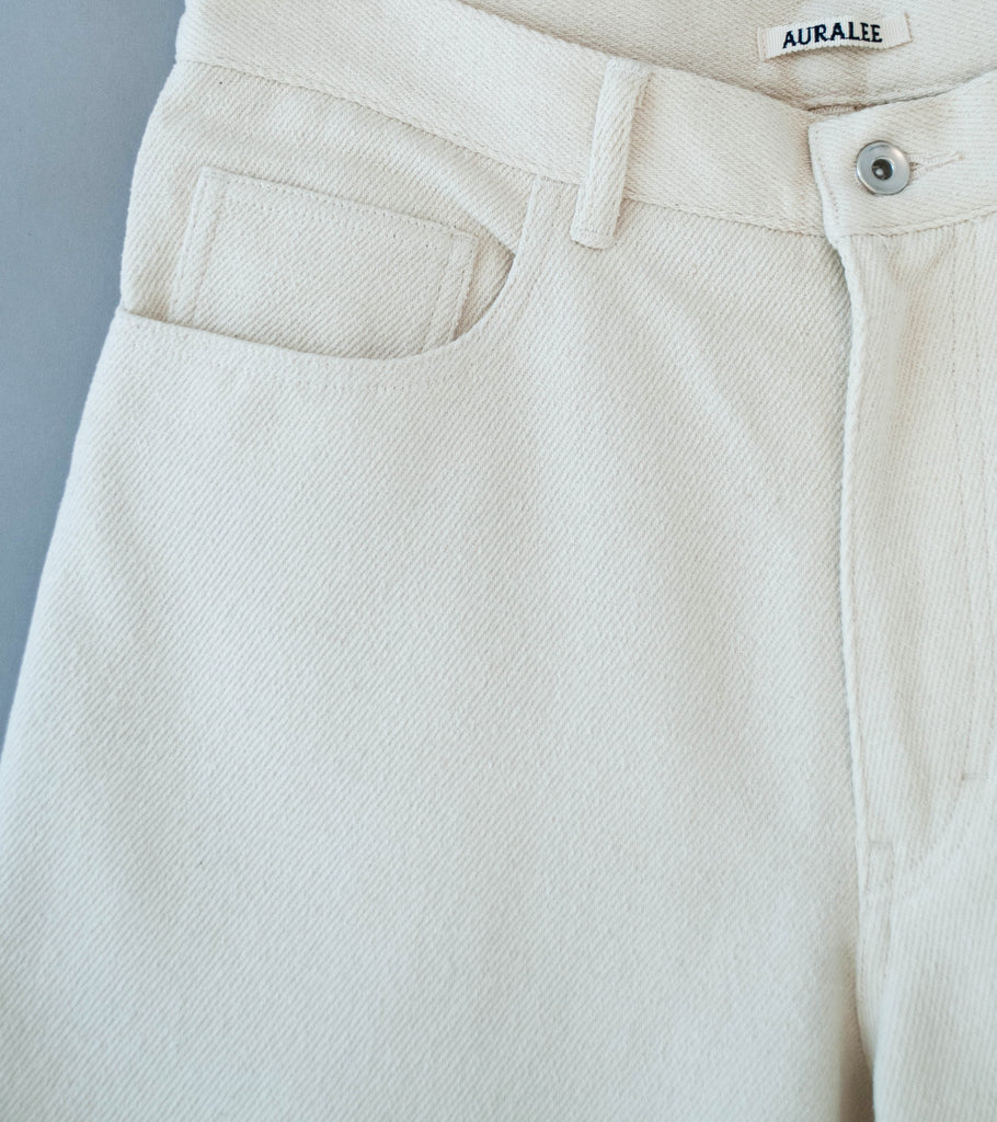Auralee 'Silk Nep Denim 5P Wide Shorts' (Ivory White) – C'H'C'M'