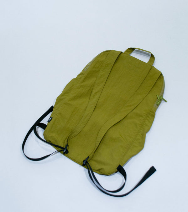 Yaeca 'Scarab Bag' (Olive)