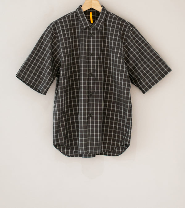 MAN-TLE 'R16 Shirt 9' (Window Check)