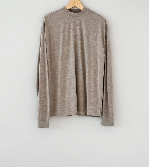 Arpenteur 'Merino Longsleeve Pullover' (Sand Merino Jersey)