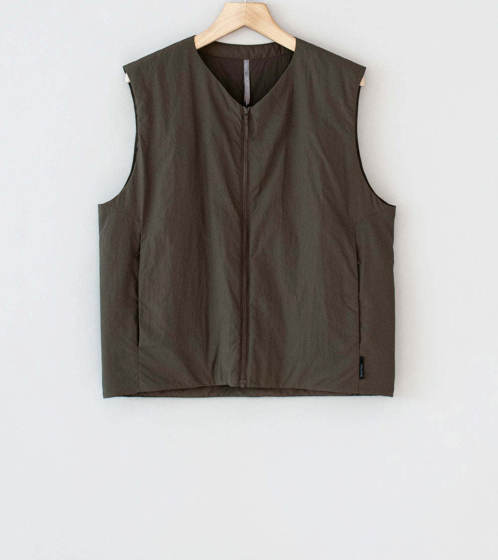 Veilance 'Naroda Insulated Vest' (Sable)