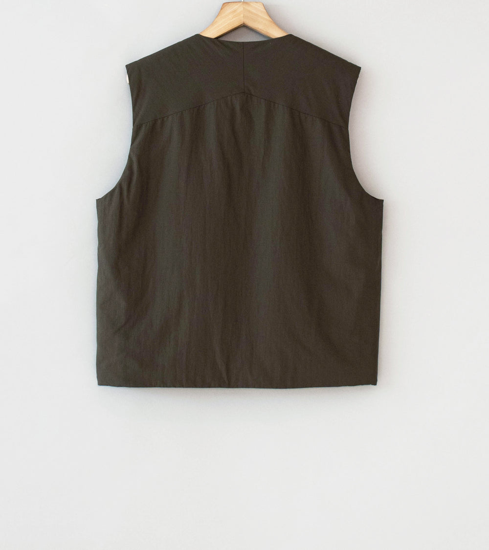 Veilance 'Naroda Insulated Vest' (Sable)