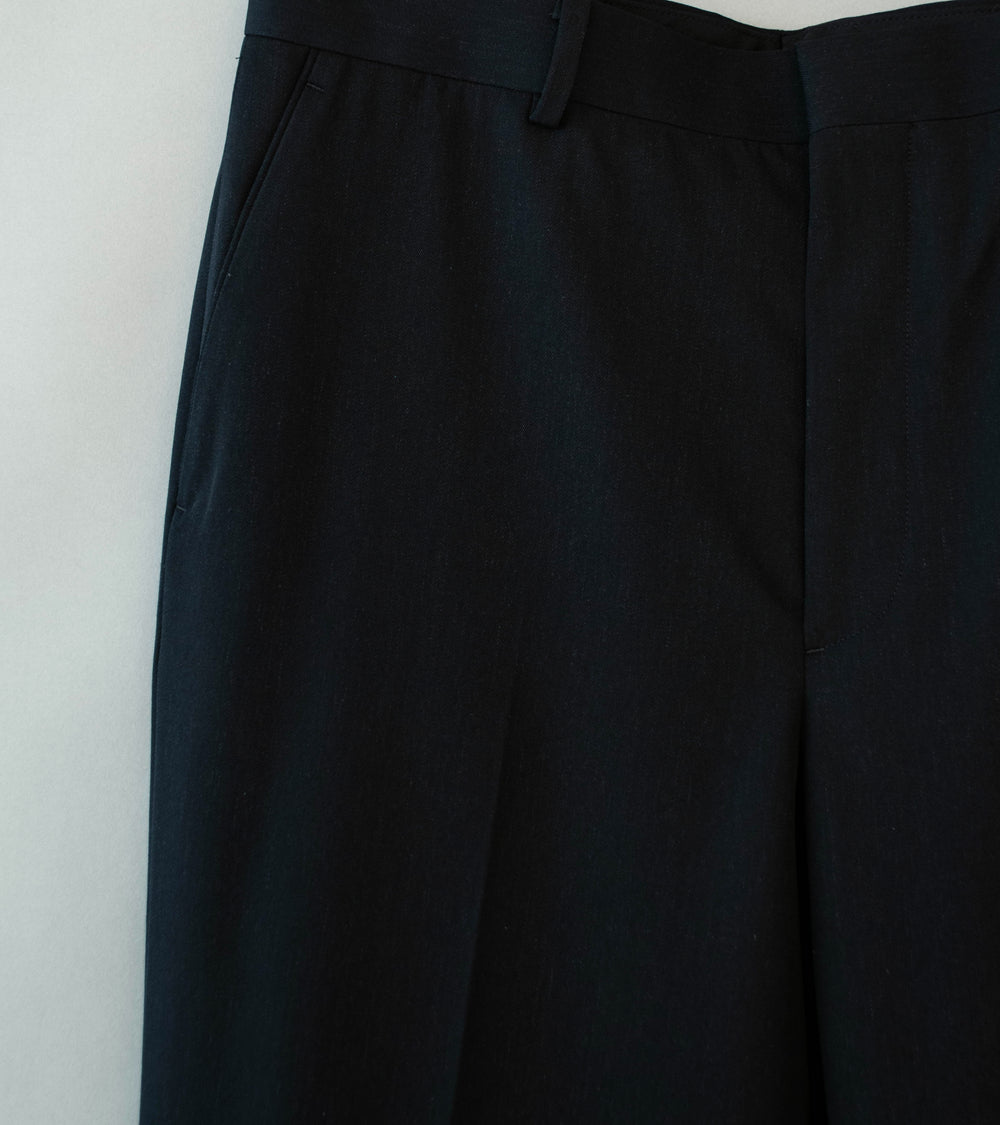 Auralee 'Light Wool Max Gabardine Slacks' (Top Black)