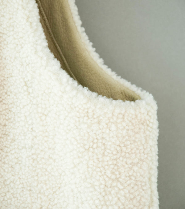 Auralee 'Merino Mouton Vest' (Ivory Lime)