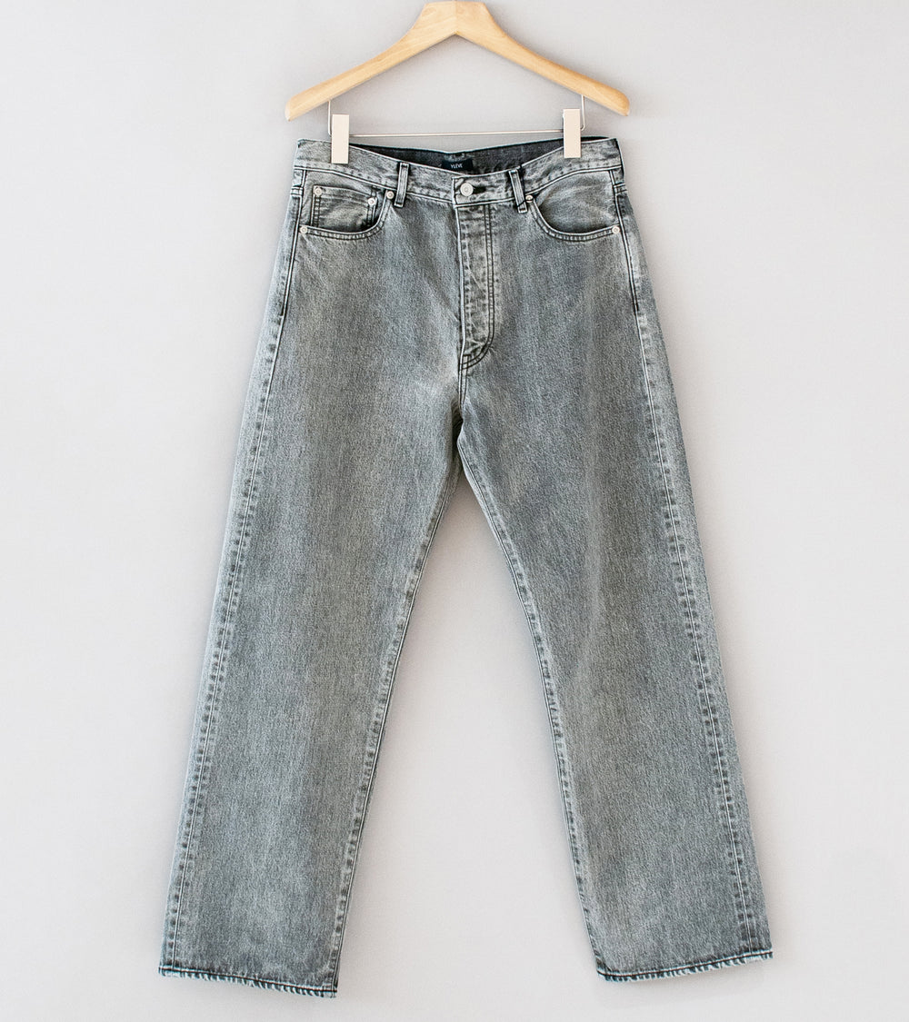 YLÈVE '13.5oz Straight Denim Jean' (Ice Black)