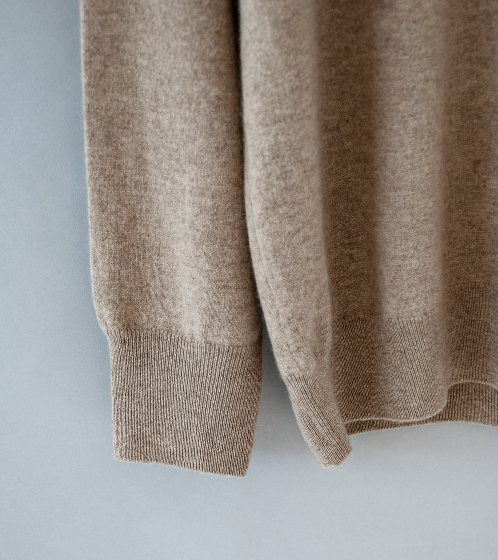 YLÈVE 'Cashmere Knit Henley Pullover' (Beige)