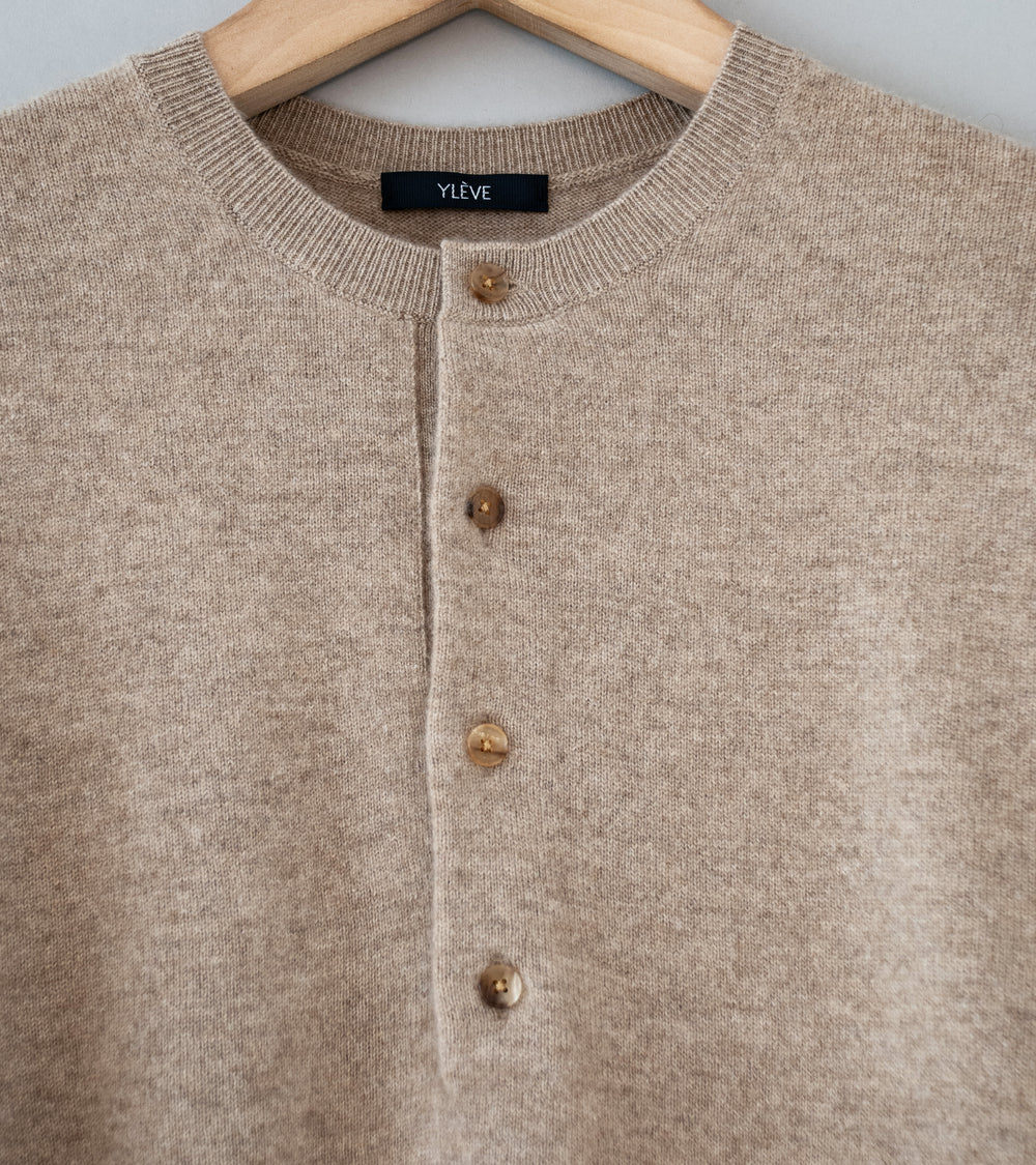 YLÈVE 'Cashmere Knit Henley Pullover' (Beige)