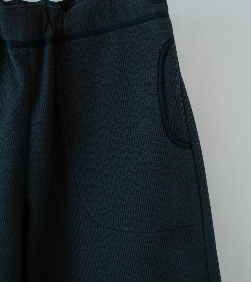 MAN-TLE 'R21 O5 Solid Pants' (Black Ash Nubi)