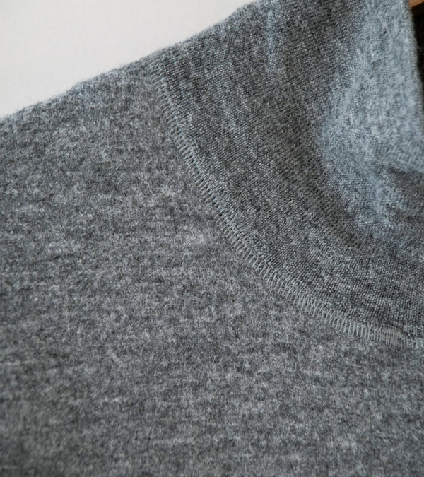 YLÈVE 'Ultrafine Merino Milled Wool Knit Half Zip P/O' (Grey)