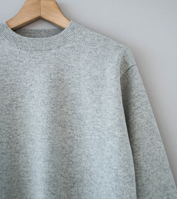 Yonetomi 'Rigid Cashmere Sweater Pullover' (Gray)