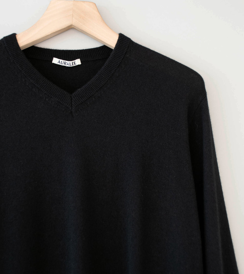Auralee 'Super Fine Cashmere Silk Knit V-Neck P/O' (Black)