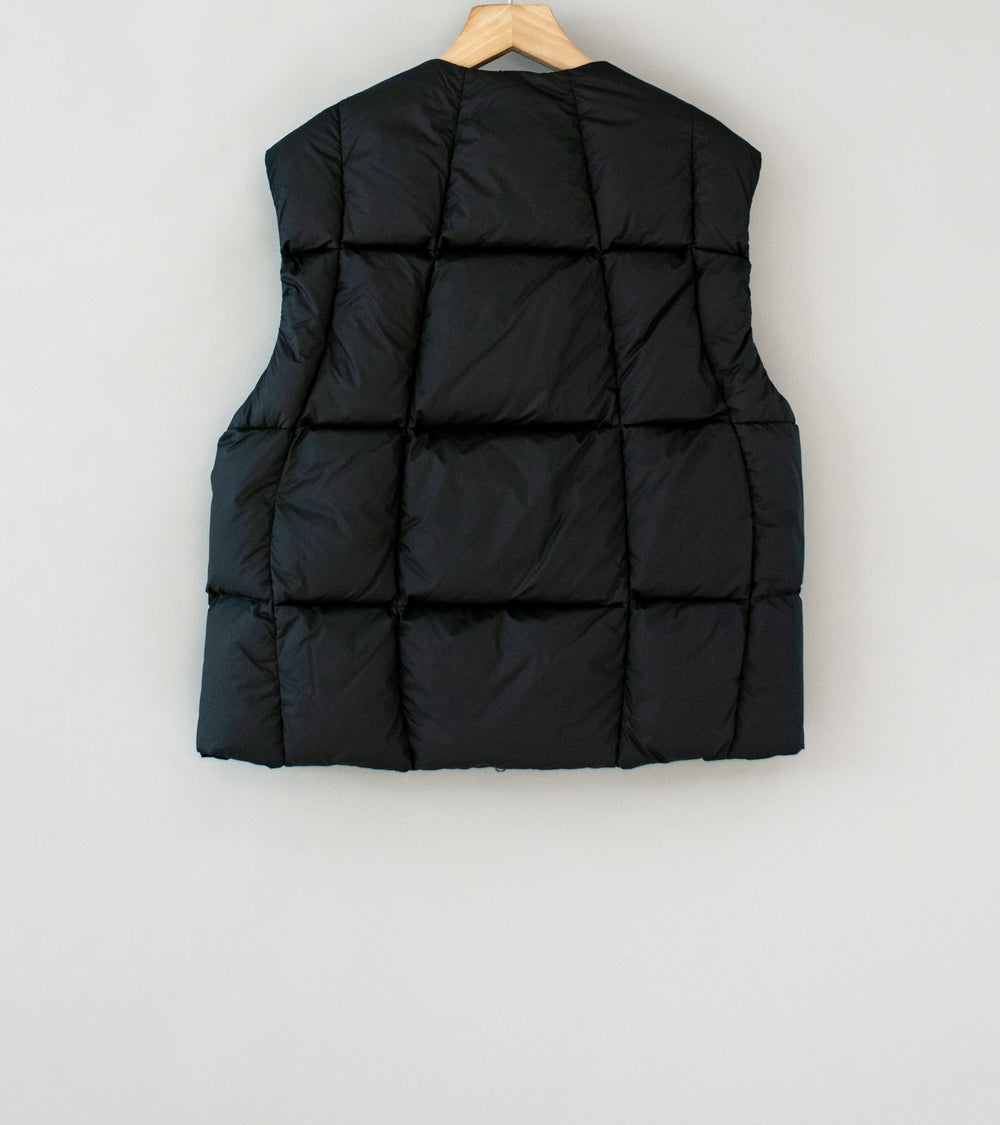 Goldwin 0 'Three Dimensional Down Vest' (Biotite)