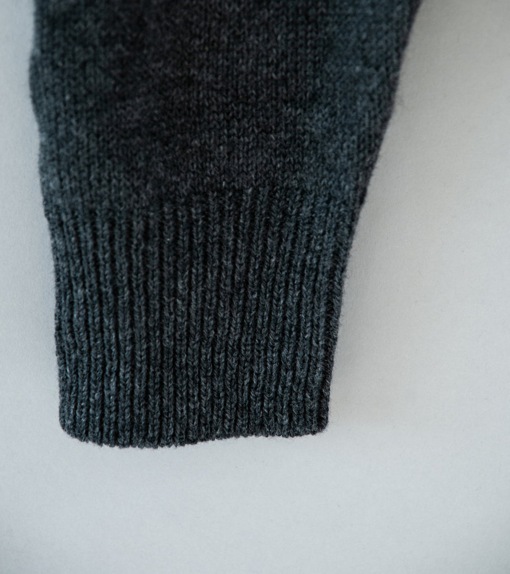 Auralee 'Light Cashmere Knit V-Neck P/)' (Charcoal)