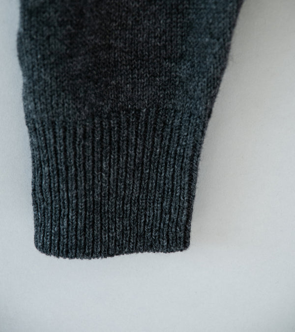 Auralee 'Light Cashmere Knit V-Neck P/)' (Charcoal)