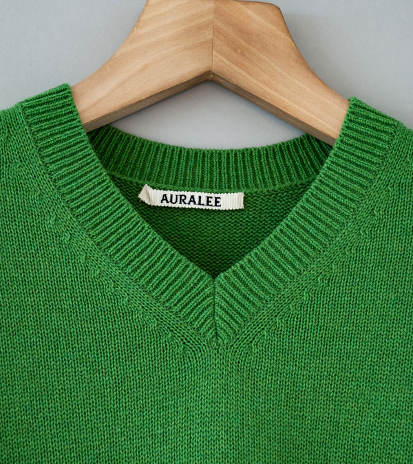 Auralee 'Light Cashmere Knit V-Neck P/)' (Green)