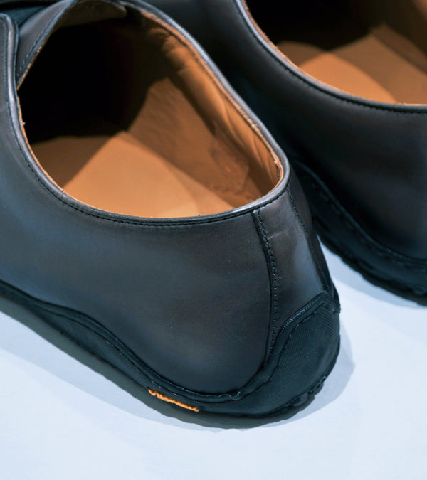 DERRICK 'Oxford Runner' (Taupe Hand Burnished Calf Leather)