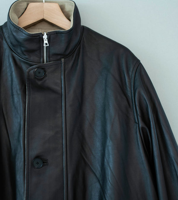 Auralee 'Reversible Wool Twisted Twill Sheep Leather Half Coat' (Khaki Beige Chambray / Black)