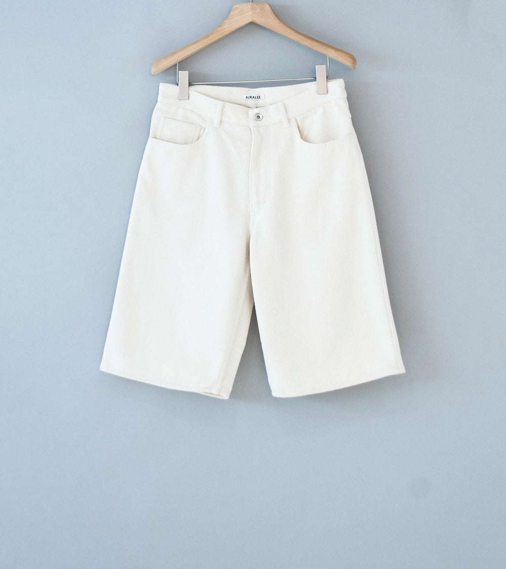 Auralee 'Silk Nep Denim 5P Wide Shorts' (Ivory White)