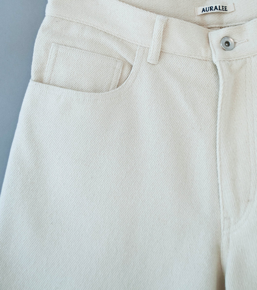 Auralee 'Silk Nep Denim 5P Wide Shorts' (Ivory White)