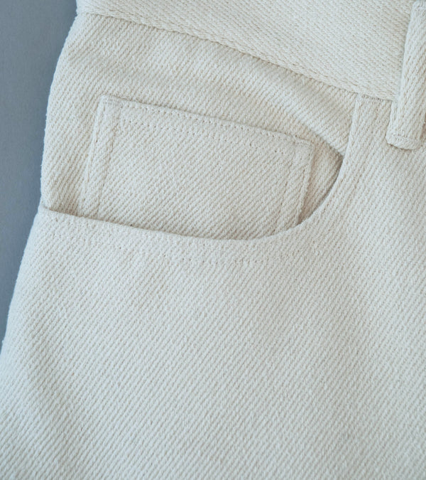 Auralee 'Silk Nep Denim 5P Wide Shorts' (Ivory White)