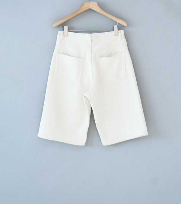Auralee 'Silk Nep Denim 5P Wide Shorts' (Ivory White)