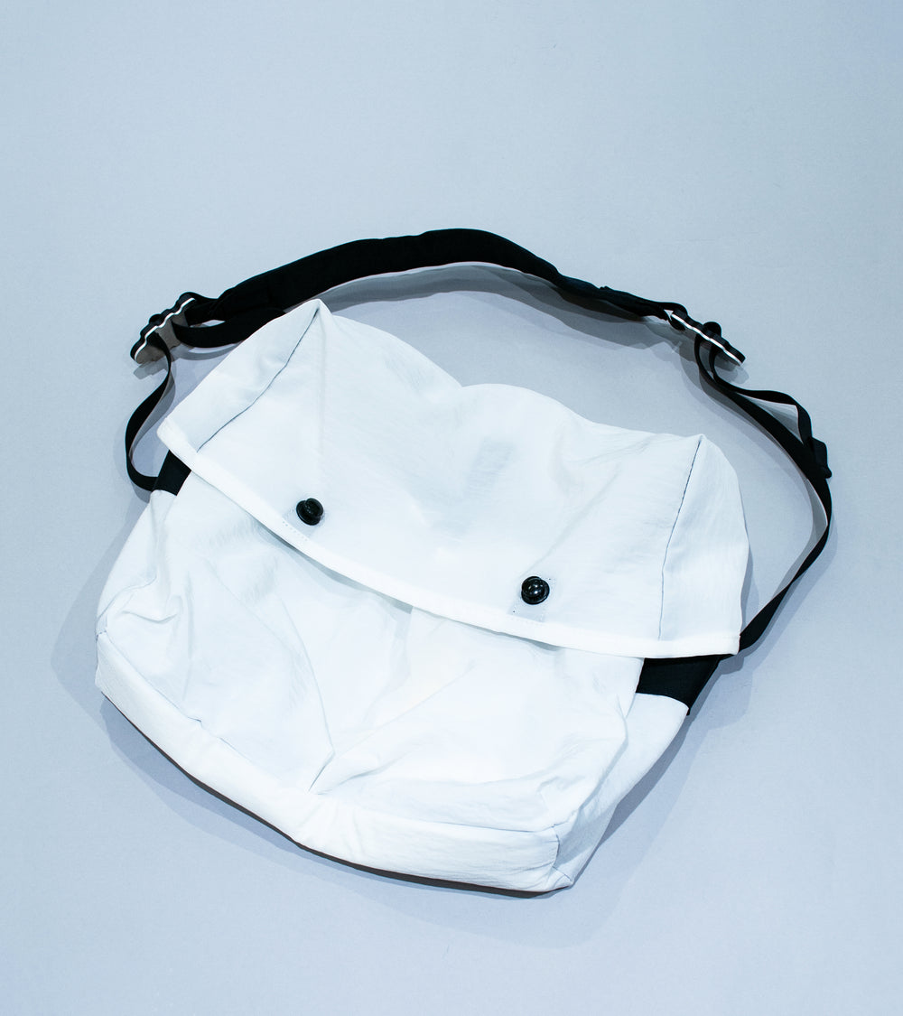 MAN-TLE 'R19 G4 Mini Messenger' (White Nylon)