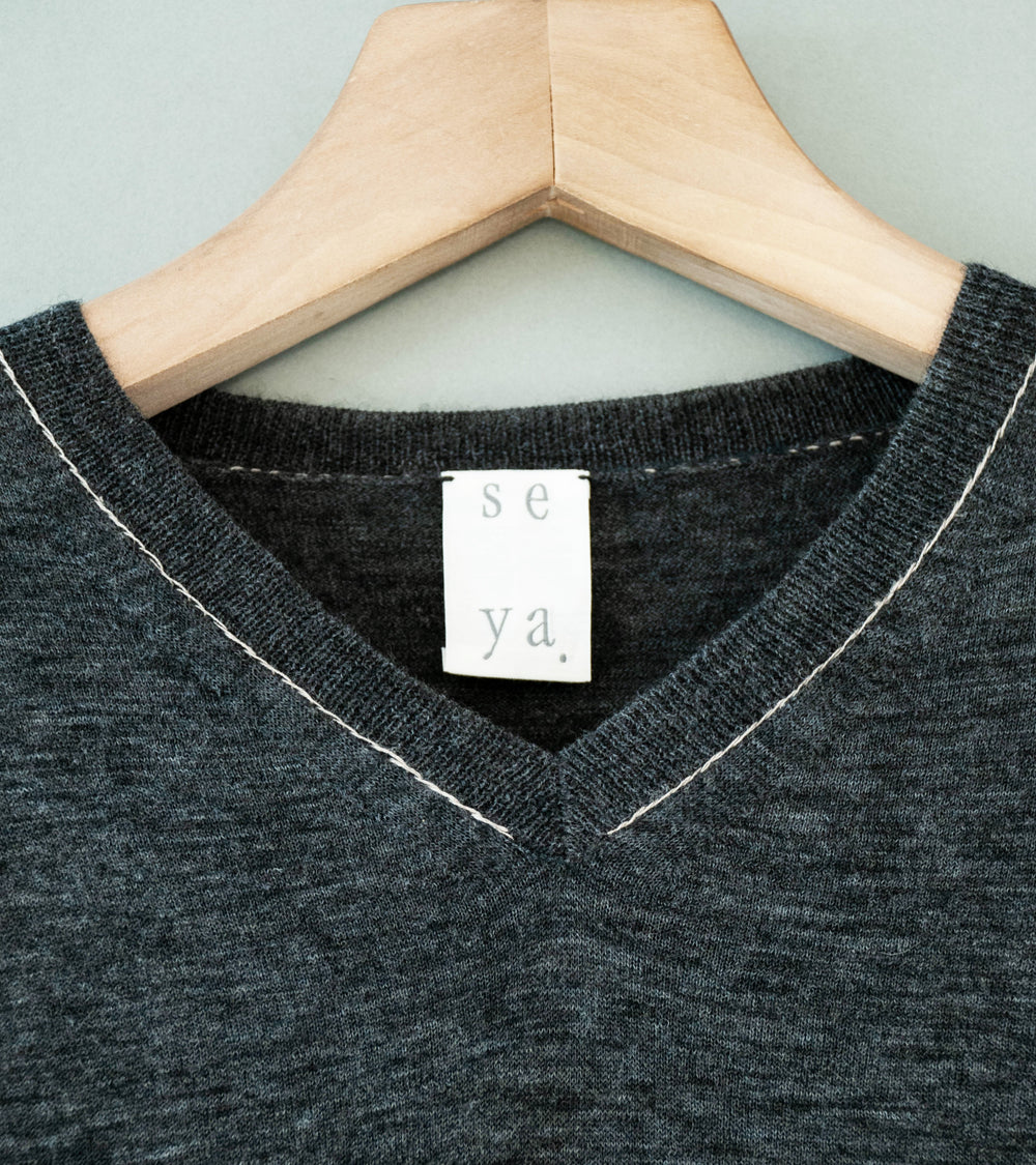 Seya 'Stitched V Neck' (Natural Grey Breeze Yak)