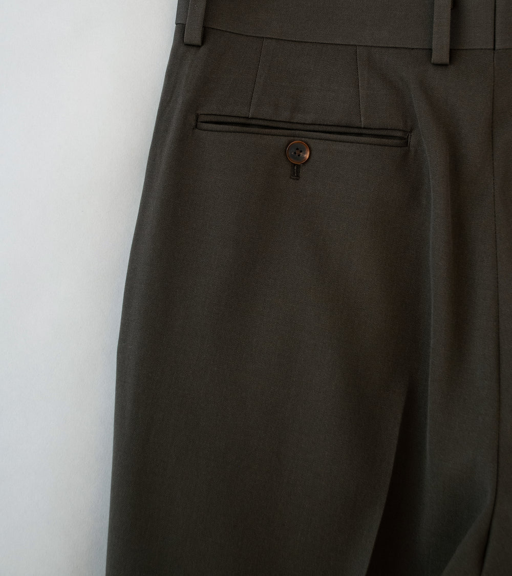 Auralee 'Light Wool Max Gabardine Slacks' (Dark Brown)