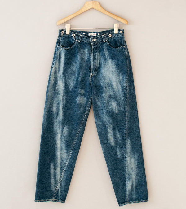 Niceness 'D.SHARKY Distressed Denim Twist Jeans' (Indigo)