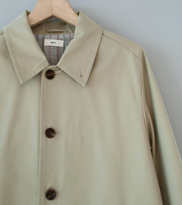Gajiroc 'Cotton Silk Gabardine Saddle Shoulder Coat' (Khaki)