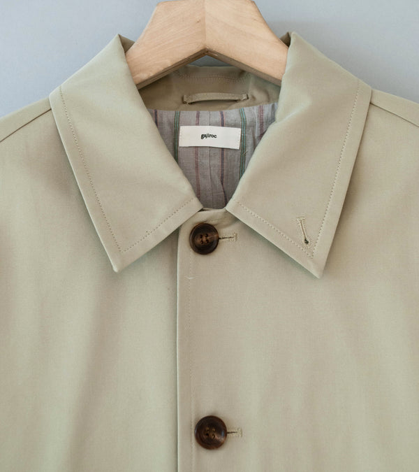 Gajiroc 'Cotton Silk Gabardine Saddle Shoulder Coat' (Khaki)
