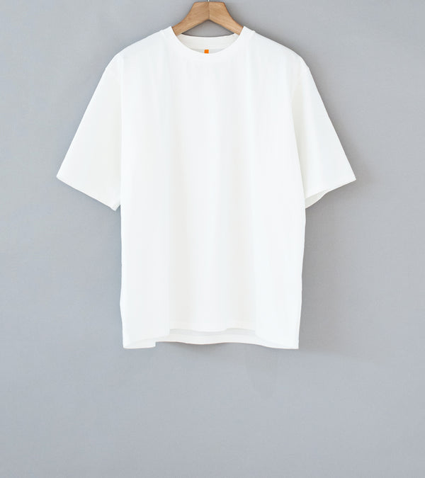 MAN-TLE 'R18 T4 Big T-Shirt' (White)