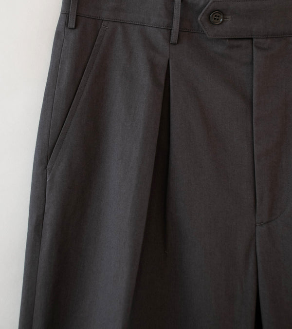 Gajiroc 'Inverted Box Pleated Chino Pants' (Graphite)