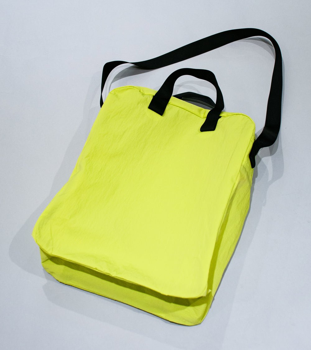 MAN-TLE 'R18 B0 Zip Tote' (Green Tanika Nylon)