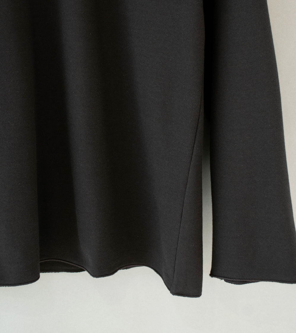 Arpenteur 'Marine Long Sleeve T-Shirt' (Charcoal Rachel Cotton Mesh)