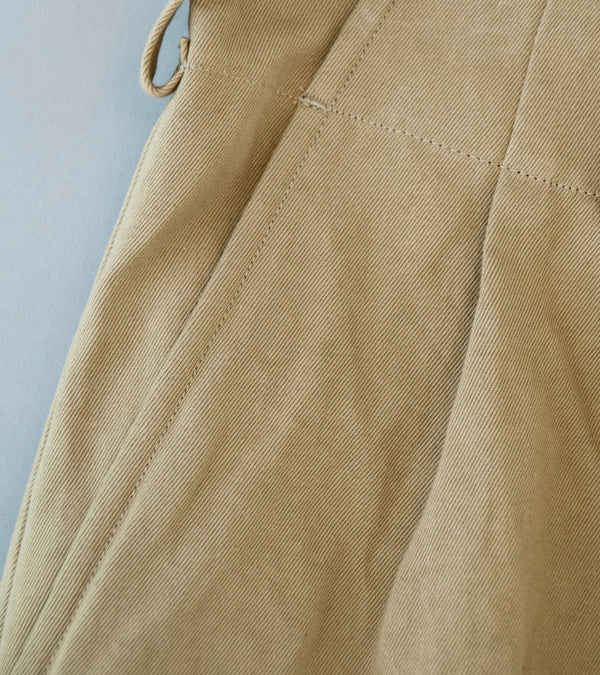 Evan Kinori 'Two Pleat Short' (Khaki Natural Gallnut Dye Cotton Washi Twill)