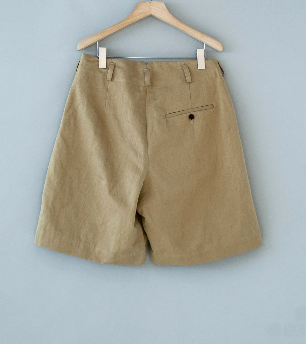 Evan Kinori 'Two Pleat Short' (Khaki Natural Gallnut Dye Cotton Washi Twill)