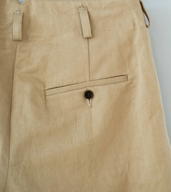 Evan Kinori 'Two Pleat Short' (Khaki Natural Gallnut Dye Cotton Washi Twill)