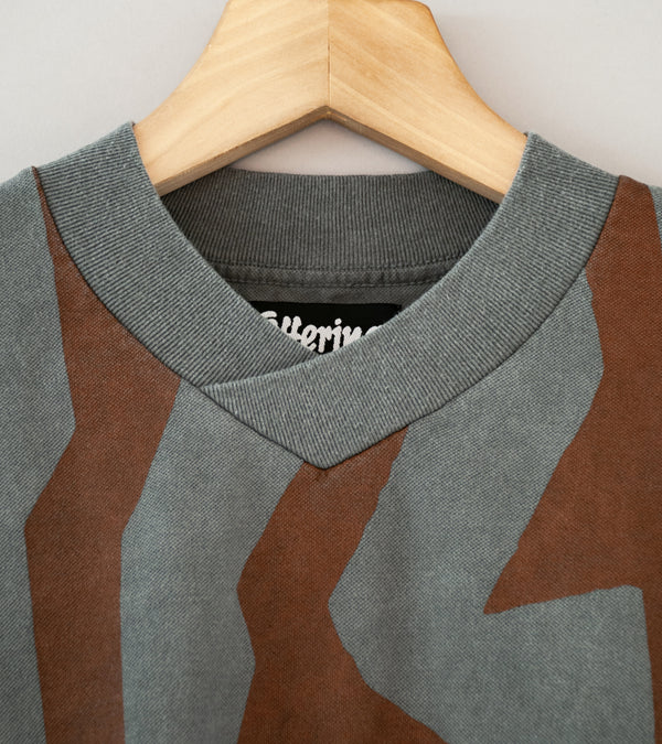 Offering ' Pattern Knit T-Shirt' (Brown Grey)