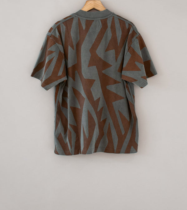 Offering ' Pattern Knit T-Shirt' (Brown Grey)