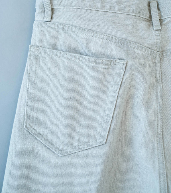 Auralee 'Faded Hard Twist Brown Denim 5P Pants' (Light Gray)