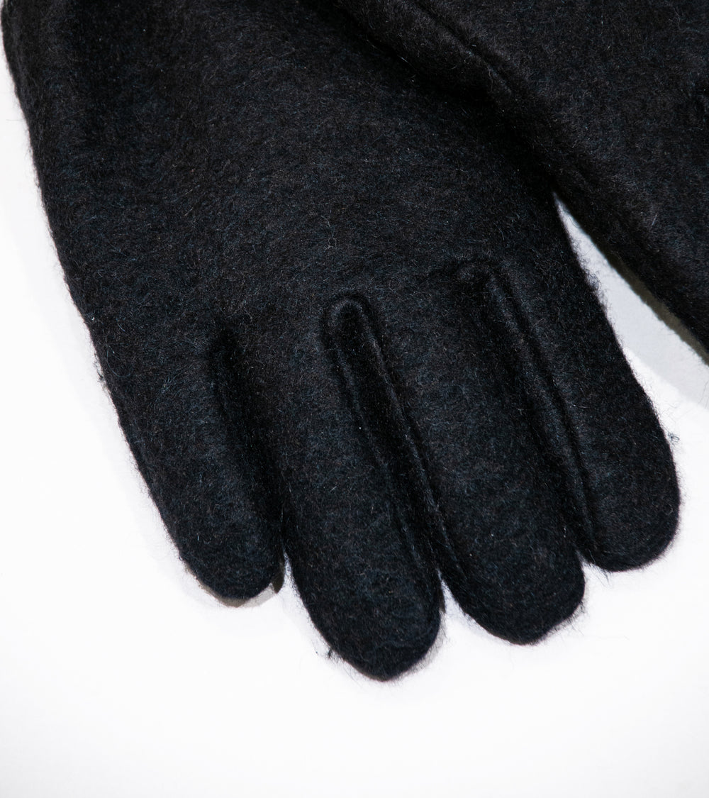 Auralee 'Brushed Alpaca Wool Melton Gloves' (Black)