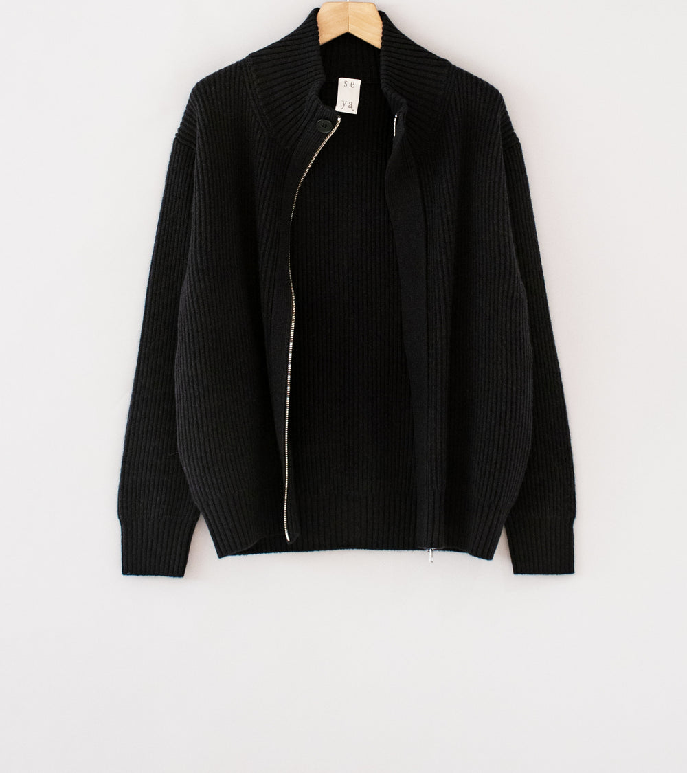 Seya 'Cloud Knit Blouson' (Ebony 7GG Double Yak)