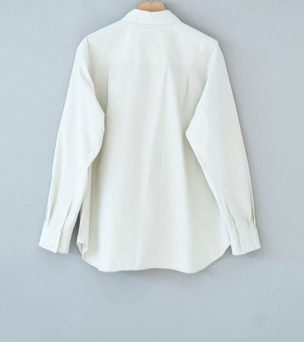 Margaret Howell 'Odd Pocket Shirt' (Parchment Yarn Dye Cotton Poplin)