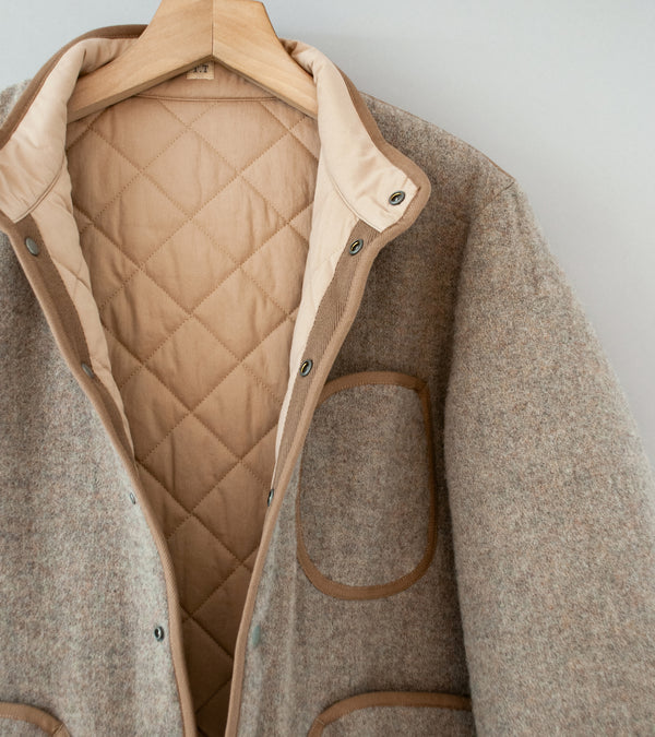 Taiga Takahashi 'Lot. 323 Quilt Lining Blanket Jacket' (Beige)