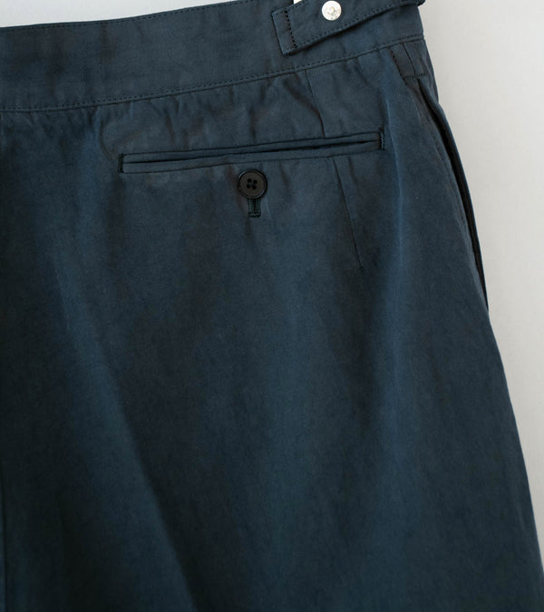 Lady White Co 'Kaptain Sunshine Cotton Linen Short' (Charcoal)